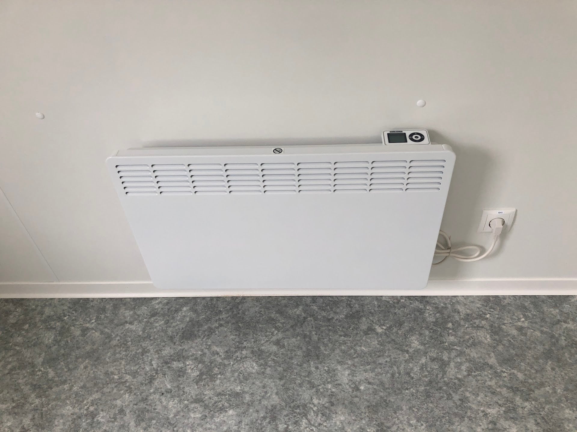 CONTENEDOR DE OFICINA 6 X 3 M CON DOS VENTANAS LATÉRALES