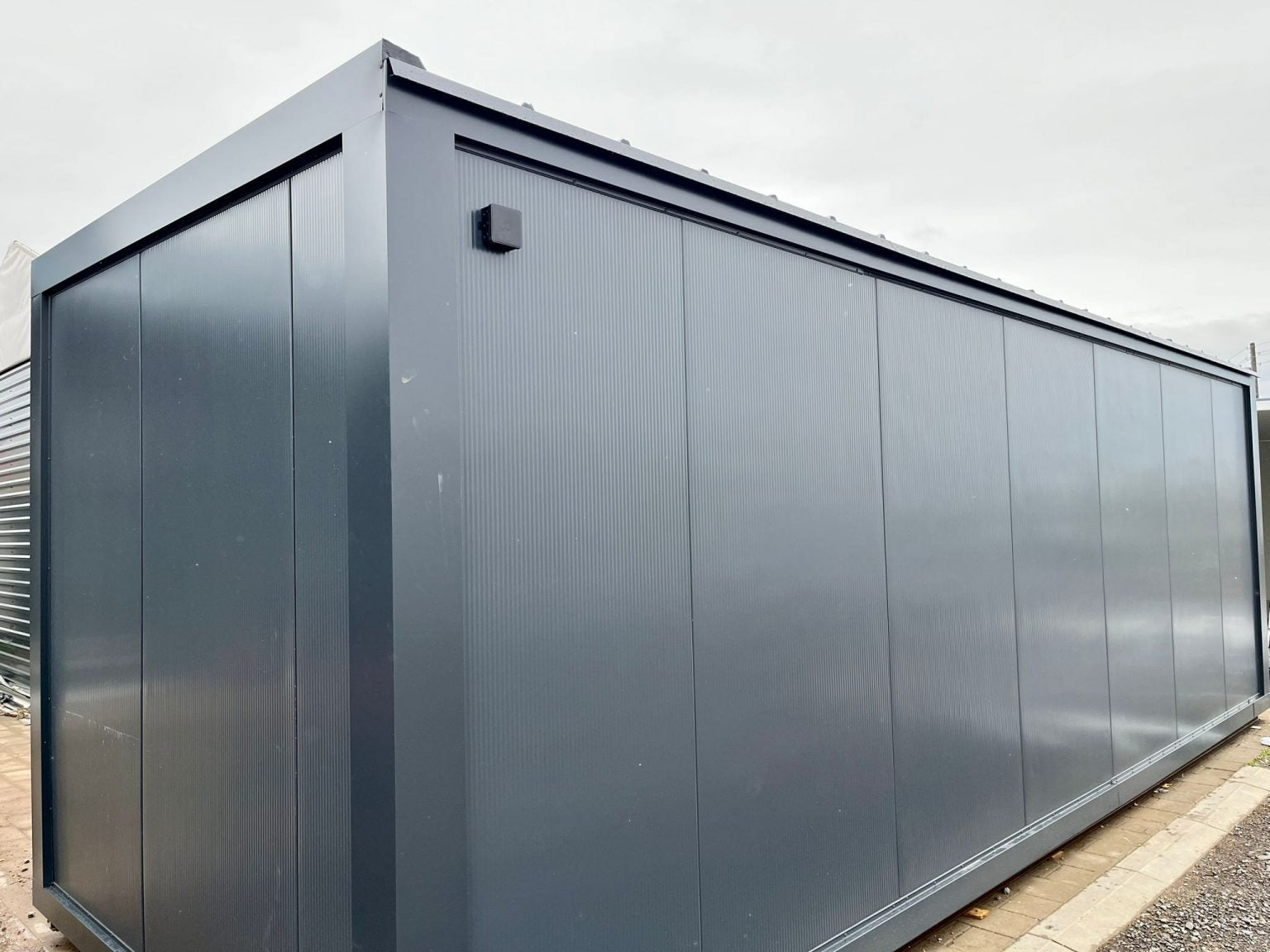 CONTENEDOR DE OFICINA 8,0 X 3,0 M