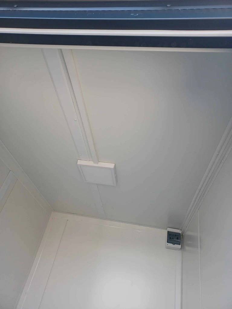 CONTENEDOR SANITARIO DOBLE DE 2 CABINAS