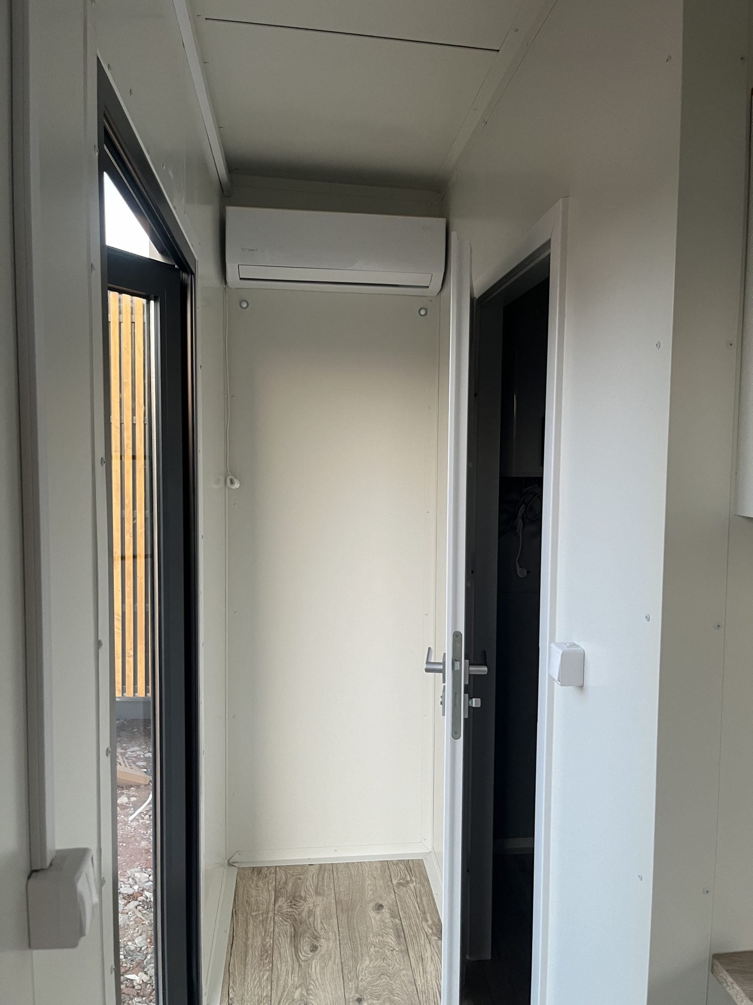 CONTENEDOR HABITABLE 8,0 X 3,0 M