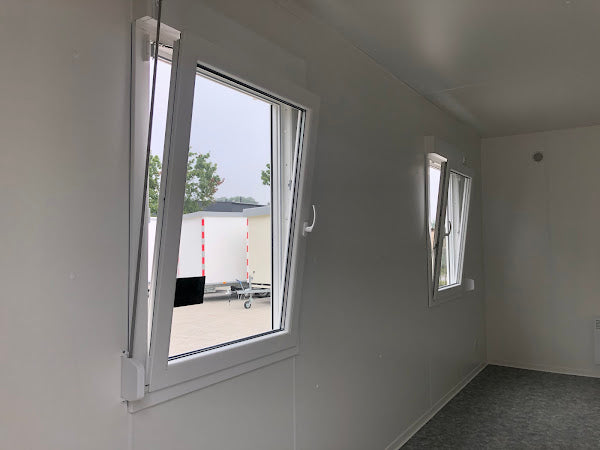 CONTENEDOR DE OFICINA 6 X 3 M CON DOS VENTANAS LATÉRALES