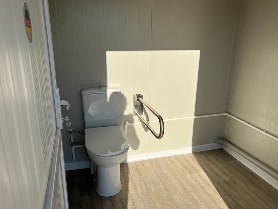 CONTENEDOR SANITARIO PARA DISCAPACITADOS ( 220 X 220 M ) NUEVO