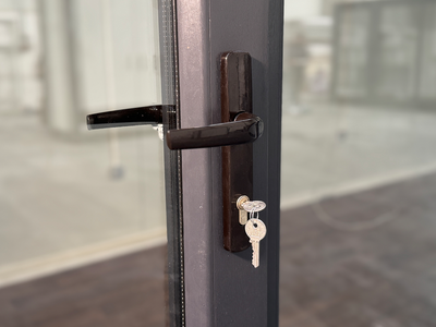 CONTENEDOR DE OFICINA MODELO FALCÓN ( 240X600 )