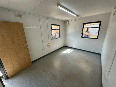 CONTENEDOR OFICINA 9,7 X 3 M