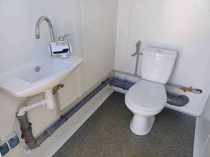 CONTENEDOR SANITARIO DOBLE DE 2 CABINAS