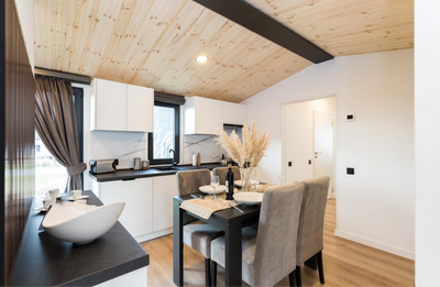 CASA MOVIL MALDIVES LODGE (15,125 X 6 M)