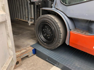 RAMPA DE CARGA PARA CONTENEDORES