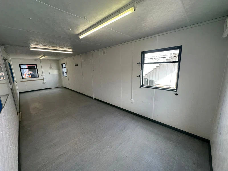 CONTENEDOR DE OFICINA DE 9,7 x 3 M - USADO