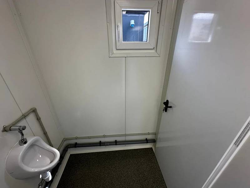 CONTENEDOR SANITARIO CON MULTIPLES UNIDADES