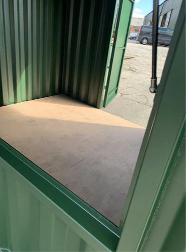 CONTENEDOR DE ENVIO DE 10 PIES CONVERTIDO BAR / CAFETETRIA