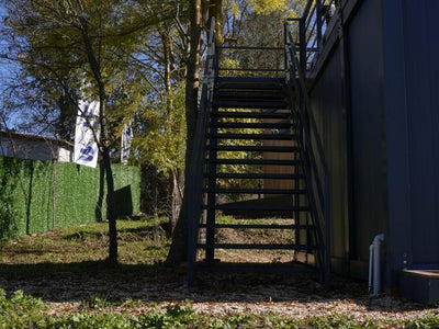 CAFETERÍA CONTENEDOR CON PORCHE Y TERRAZA