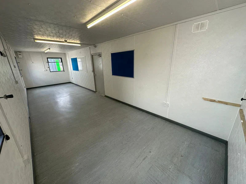 CONTENEDOR DE OFICINA DE 9,7 x 3 M - USADO