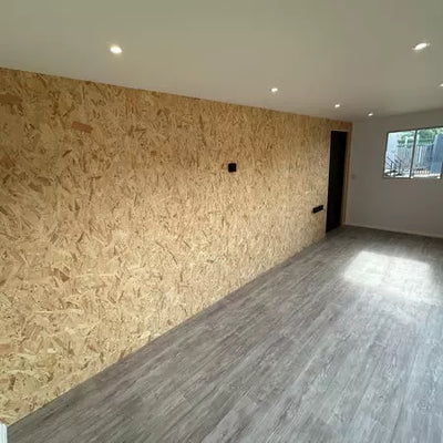 CONTENEDOR DE OFICINA 6,4 X 2,4 M CON PUERTA PLEGABLE