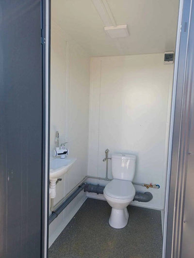 CONTENEDOR SANITARIO DOBLE DE 2 CABINAS