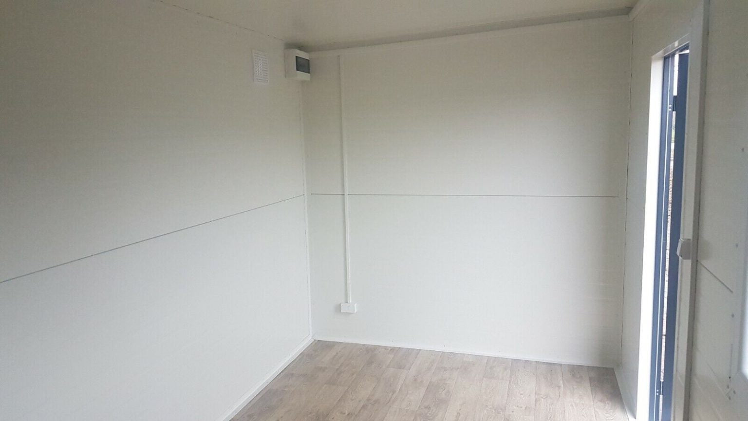 CONTENEDOR HABITABLE 6,0 X 2,5 M