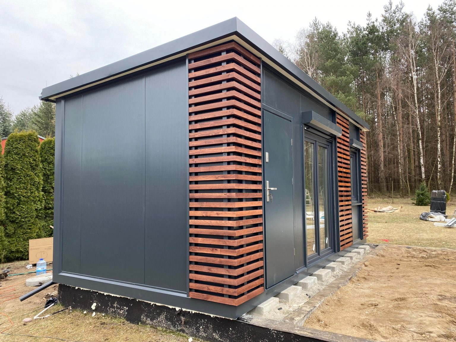 CONTENEDOR HABITABLE 6,0 X 3,0 M