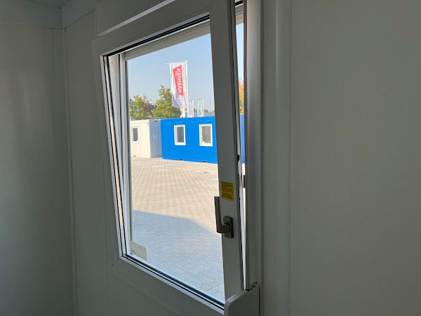 CONTENEDOR DE OFICINA 3 X 2,5 M