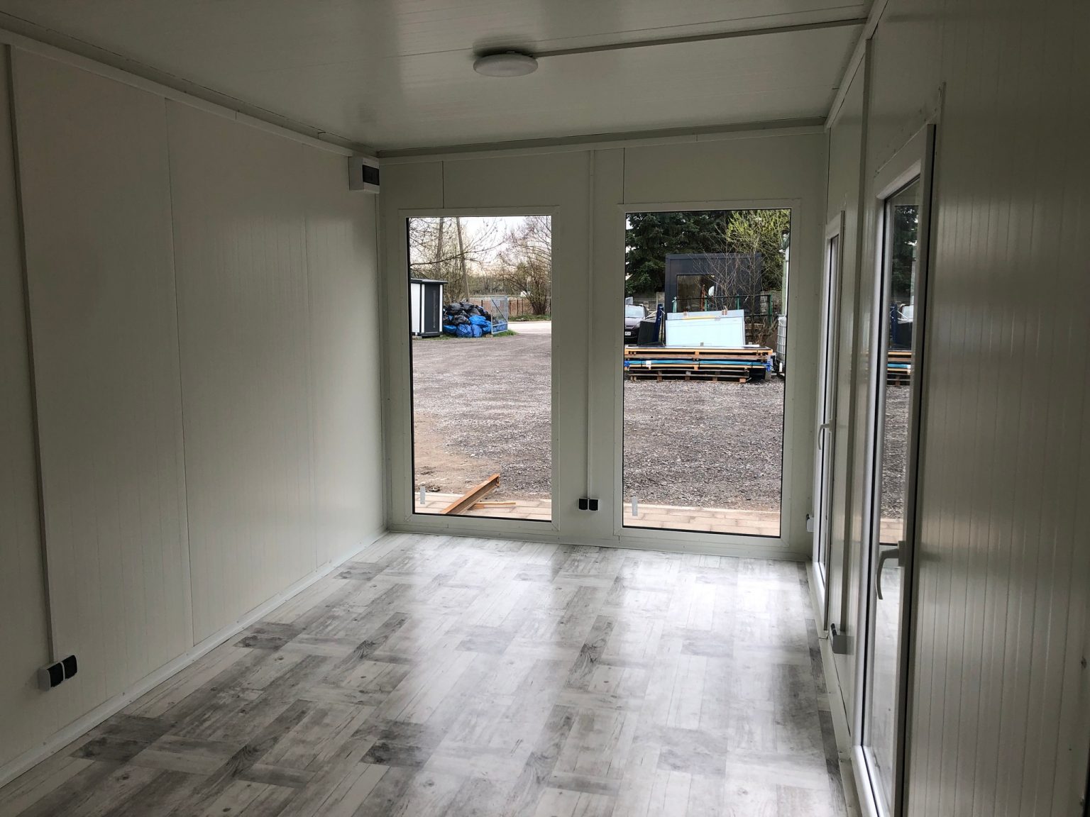 CONTENEDOR DE OFICINA 7,0 X 3,0 M