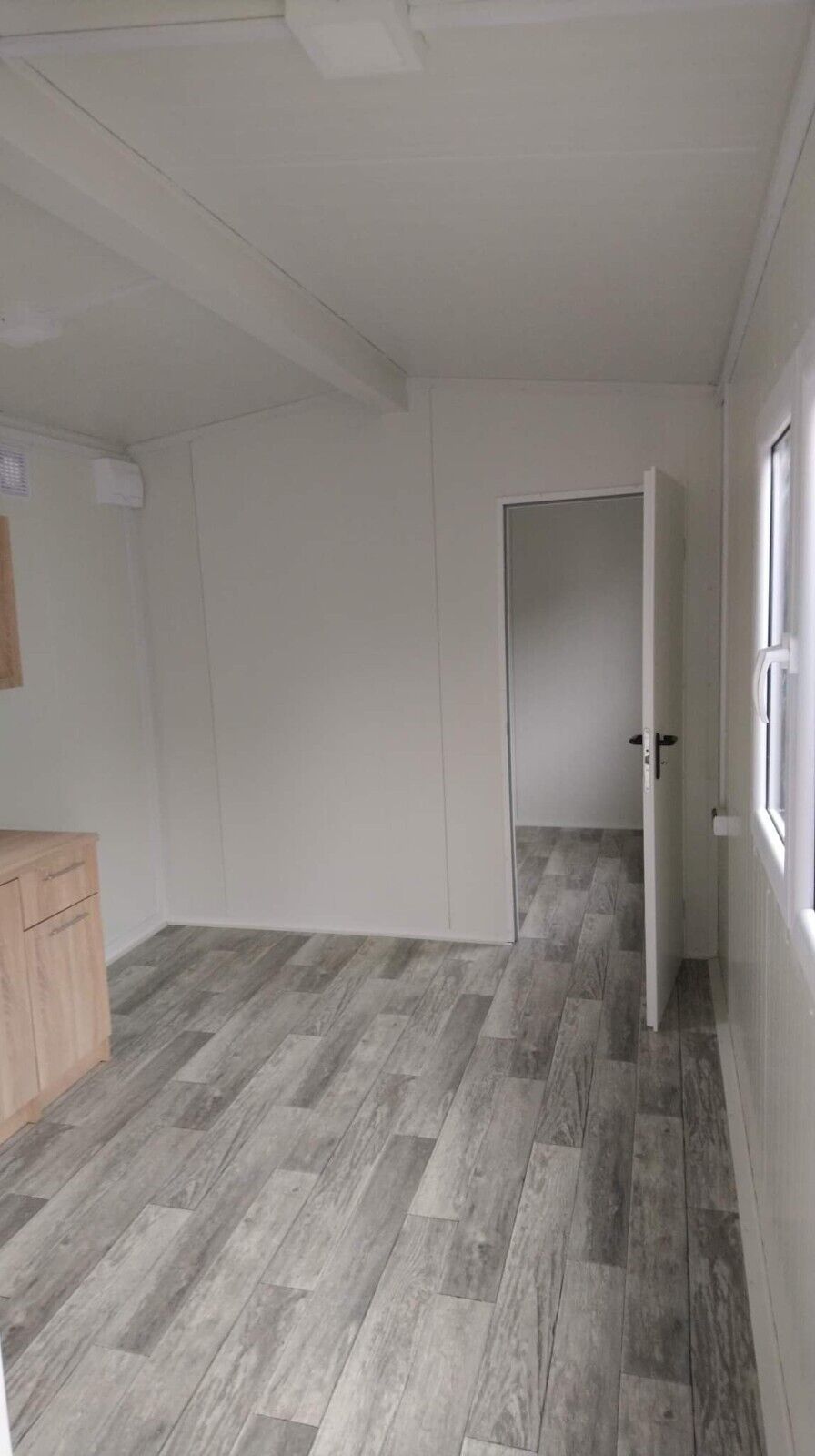 CONTENEDOR HABITABLE 9,0 X 3,0 M