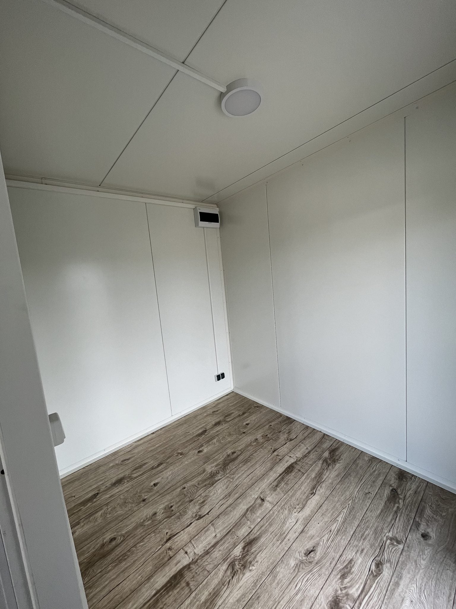 CONTENEDOR HABITABLE 8,0 X 3,0 M