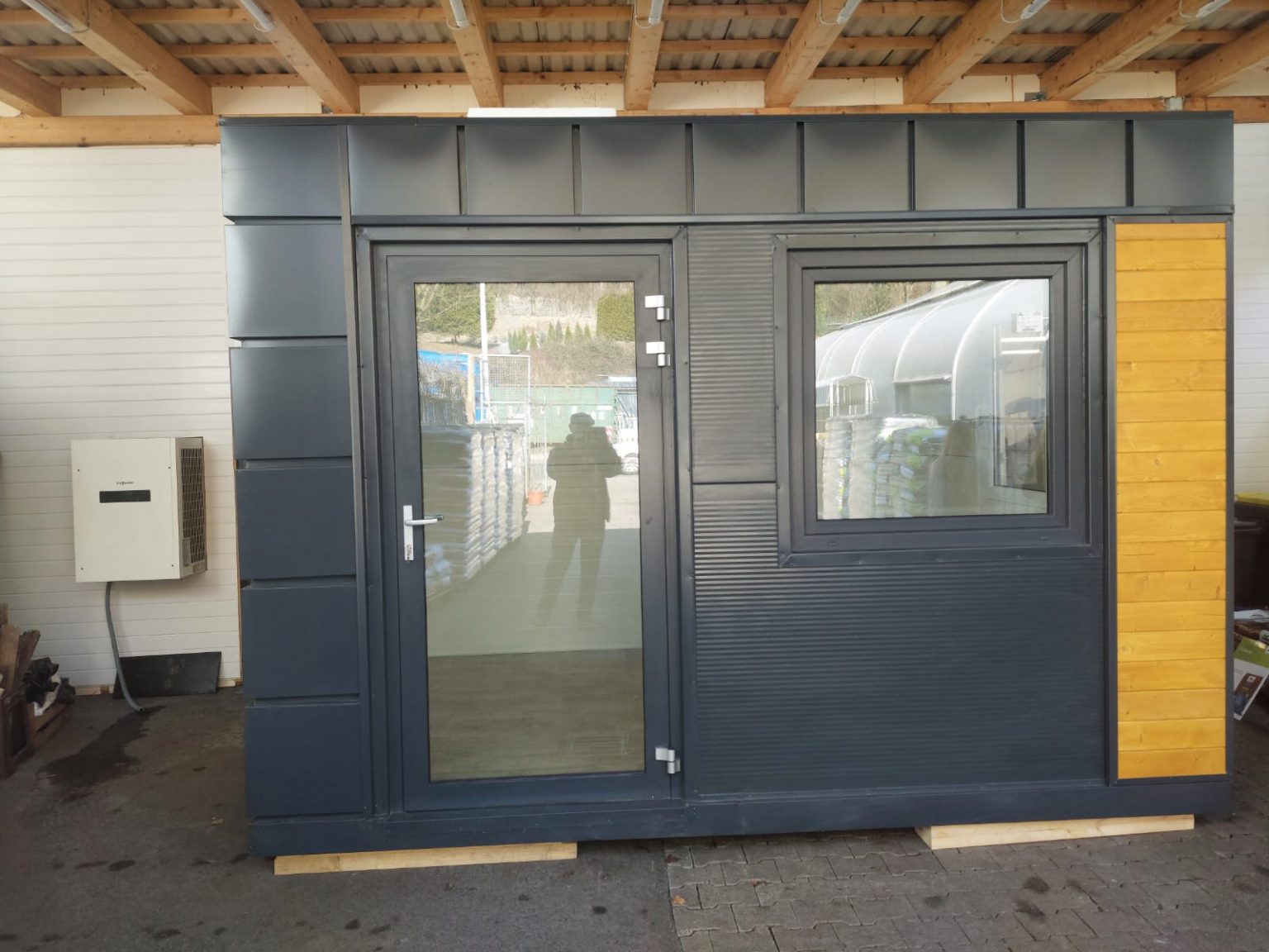 CONTENEDOR DE OFICINA 3,6 X 2,5 M