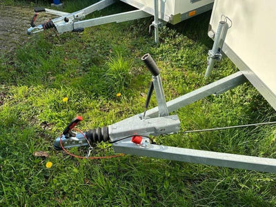 REMOLQUE SANITARIO AUTÓNOMO CON TANQUES