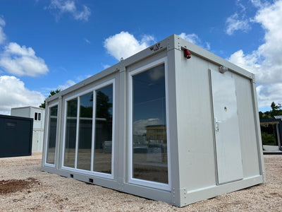 CONTENEDOR DE OFICINA MODELO CASA DE CRISTAL