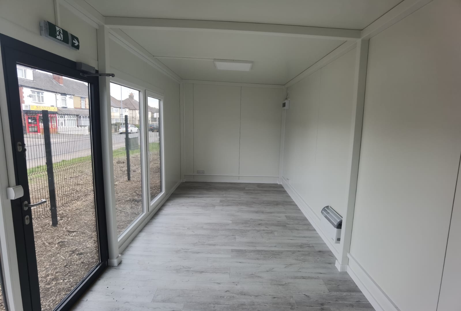 OFICINA MODULAR / SALA DE EXPOSICION