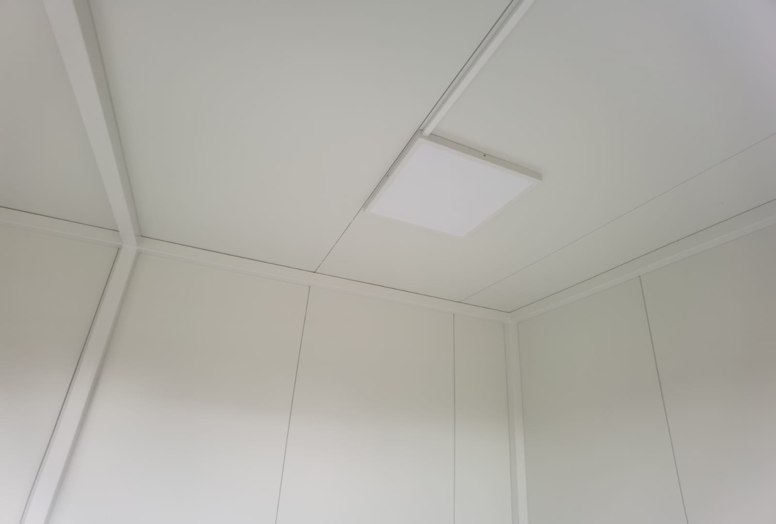 OFICINA MODULAR / SALA DE EXPOSICION