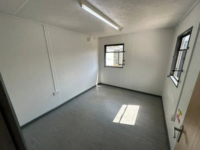 CONTENEDOR OFICINA 9,7 X 3 M