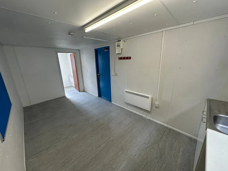 CONTENEDOR DE OFICINA 7,3 X 2,7 M