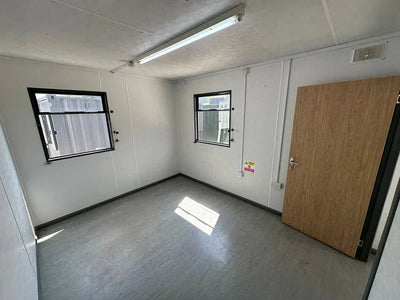 CONTENEDOR OFICINA 9,7 X 3 M