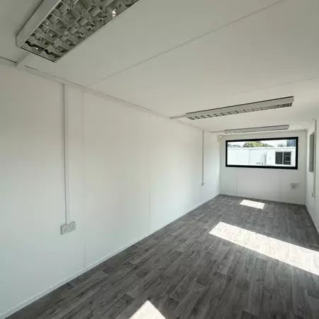 OFICINA CONTENEDOR DE 7,3 X 2,7 M