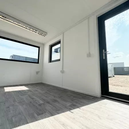 OFICINA CONTENEDOR DE 7,3 X 2,7 M